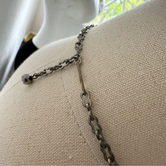 Vintage Silvertone Leaf Linked Necklace - Picture 4 of 6